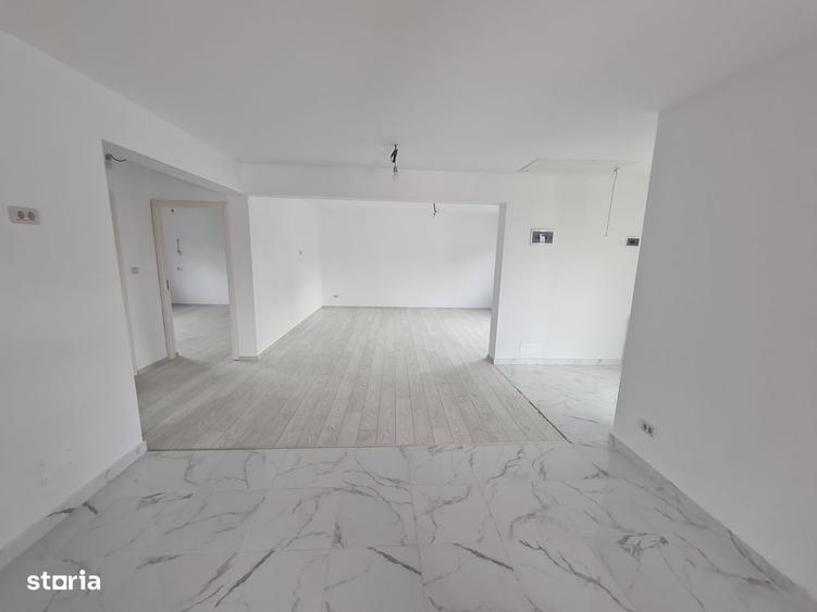 Casă cu 3 camere cu Teren 350 Mp în Săucești