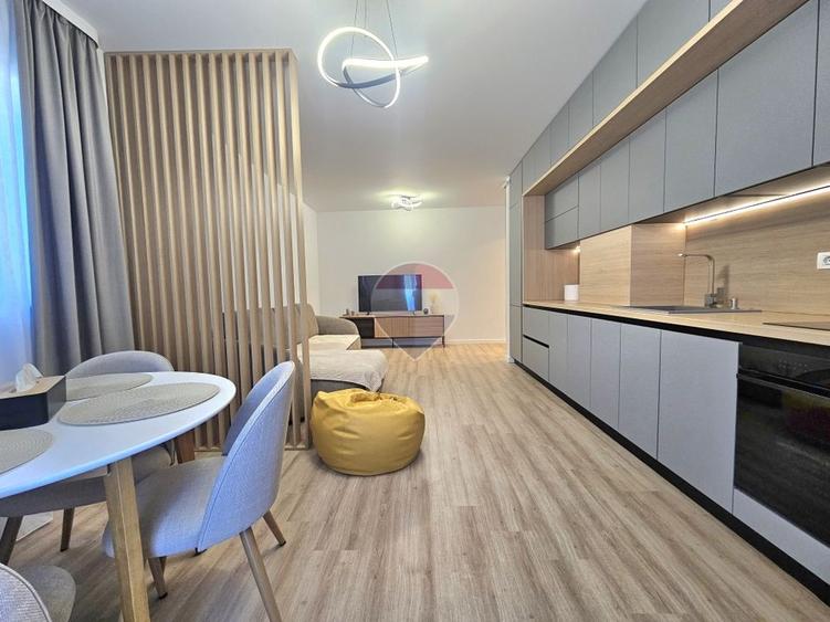 Apartament cu 2 camere decomandat, mobilat în Metro 2