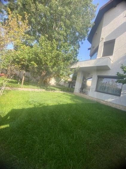 Casă individuală cu 5 camere cu Canalizare în Apărătorii Patriei