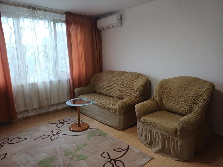 Garsonieră decomandată în Valea Ialomiței