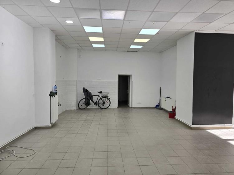 Spațiu comercial, de 90 mp, în Central