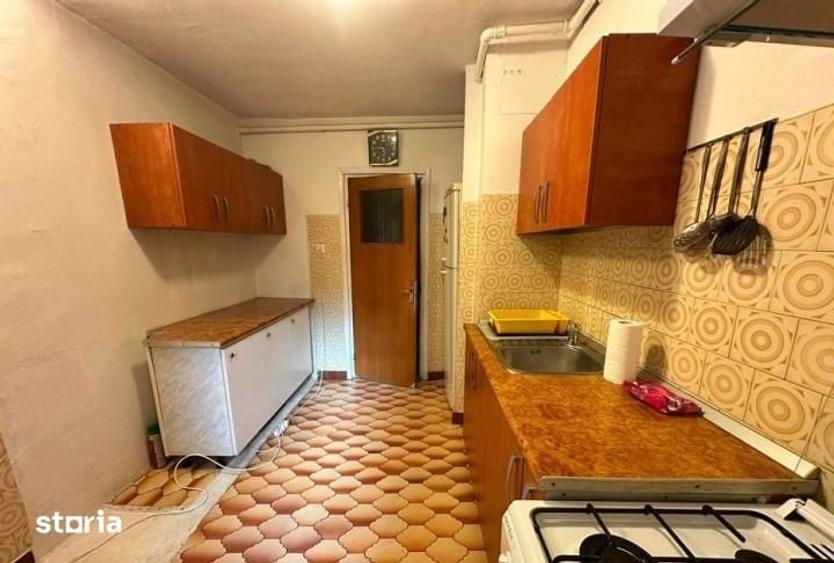 Apartament cu 4 camere semidecomandat în Vatra Luminoasă