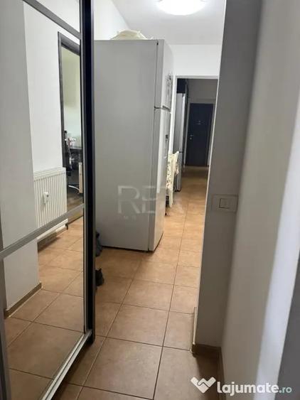 Apartament cu 4 camere semidecomandat în Drumul Taberei