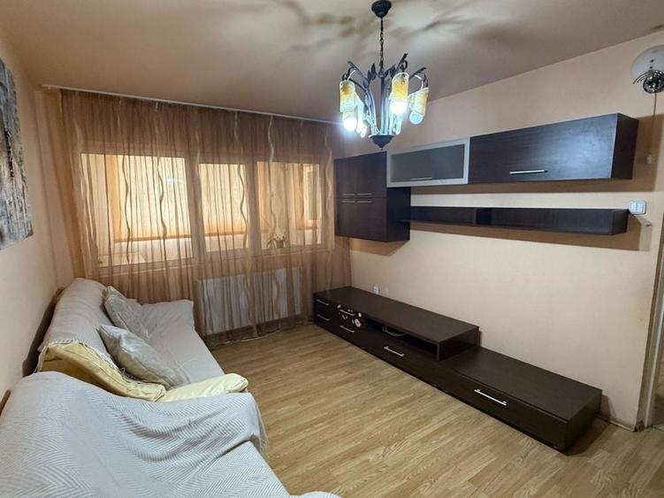 Apartament cu 2 camere semidecomandat în Micro 6