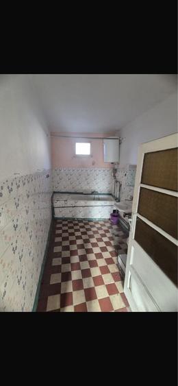 Casă cu 4 camere cu Teren 250 Mp în Central