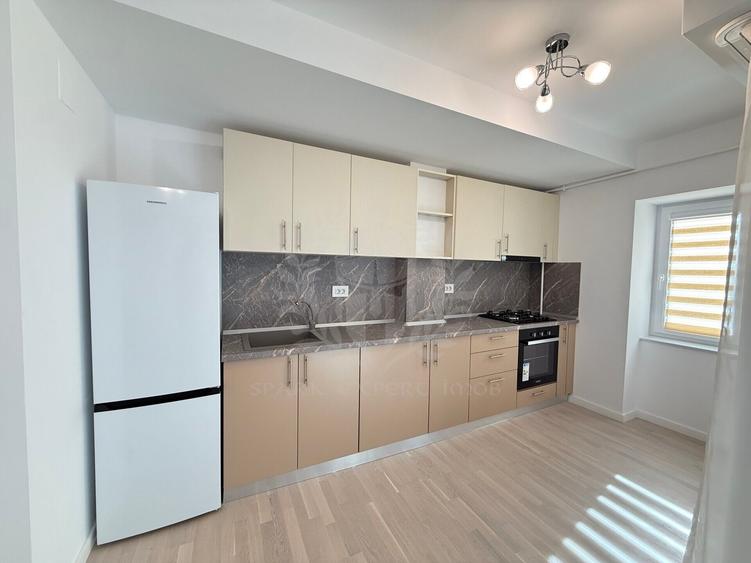 Apartament cu 3 camere decomandat, mobilat în Central