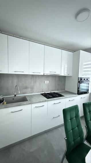 Apartament cu 2 camere semidecomandat în Tomis III