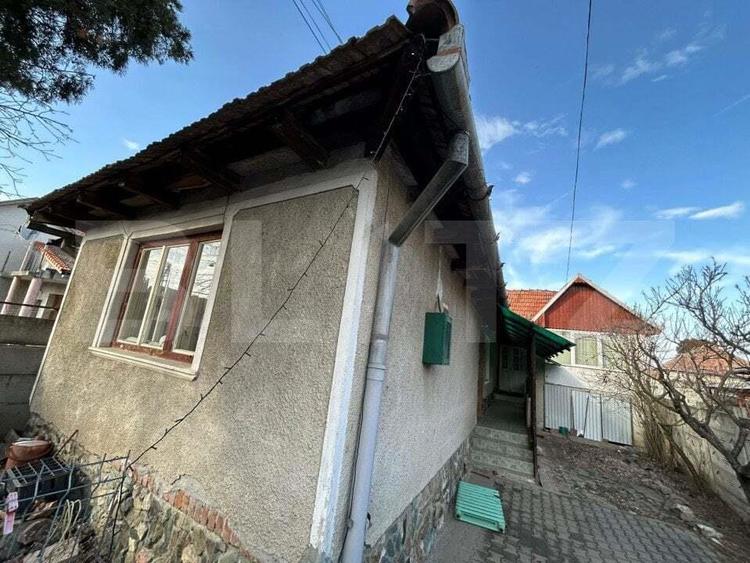 Casă cu 4 camere cu Teren 300 Mp în Central