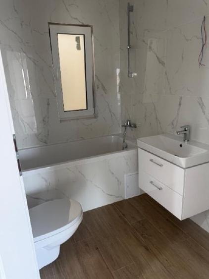 Apartament cu 3 camere decomandat în Torontalului