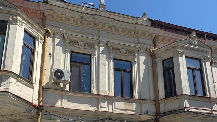 Apartament cu 15 camere circular în P-ța Unirii