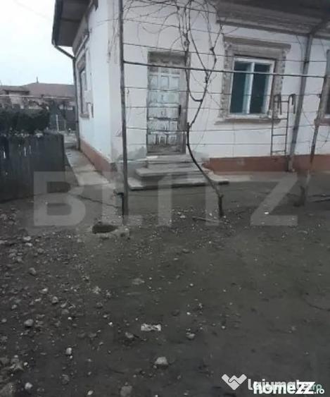 Casă cu 5 camere cu Teren 2348 Mp în Găești