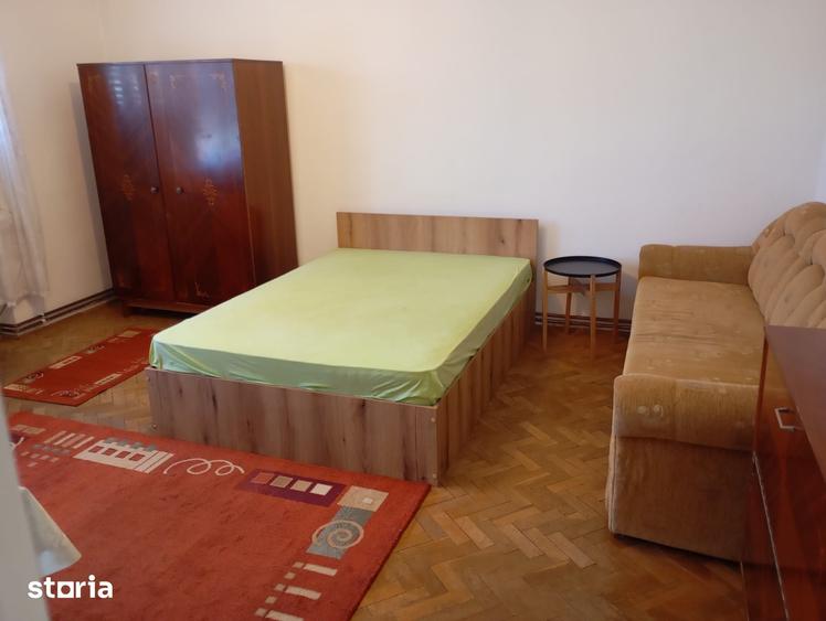 Apartament cu 3 camere în Mărăști