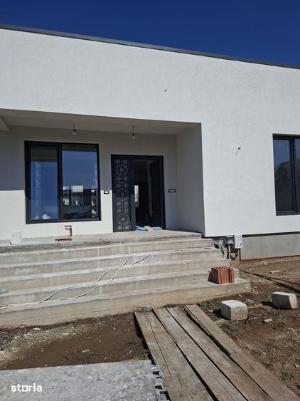 Casă cu 3 camere cu Teren 447 Mp în Central