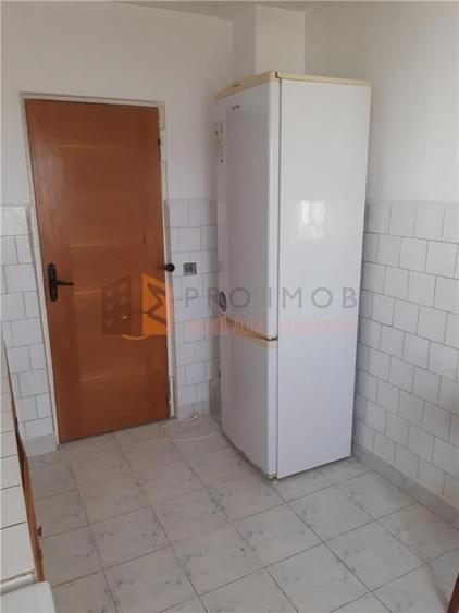 Apartament cu 3 camere decomandat în Dorobanți 1