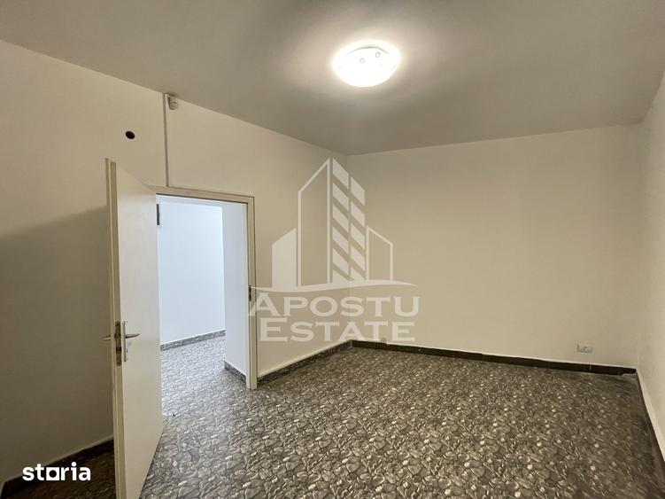 Spațiu comercial, de 222 mp, în Neptun
