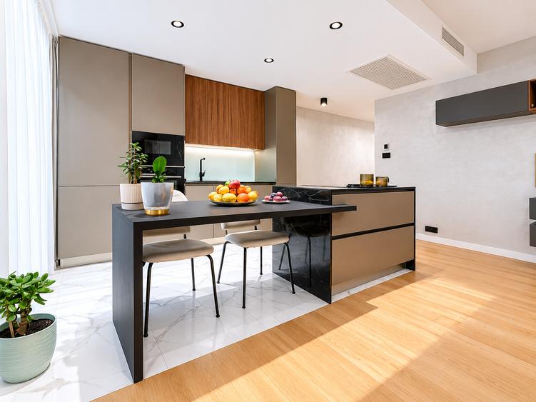 Apartament cu 3 camere semidecomandat în Herăstrău