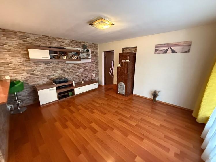 Casă individuală cu 3 camere cu Teren 200 Mp în Peco