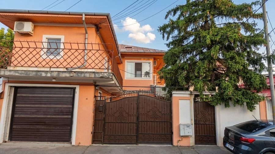 Casă individuală cu 7 camere cu Piscina în Sălaj