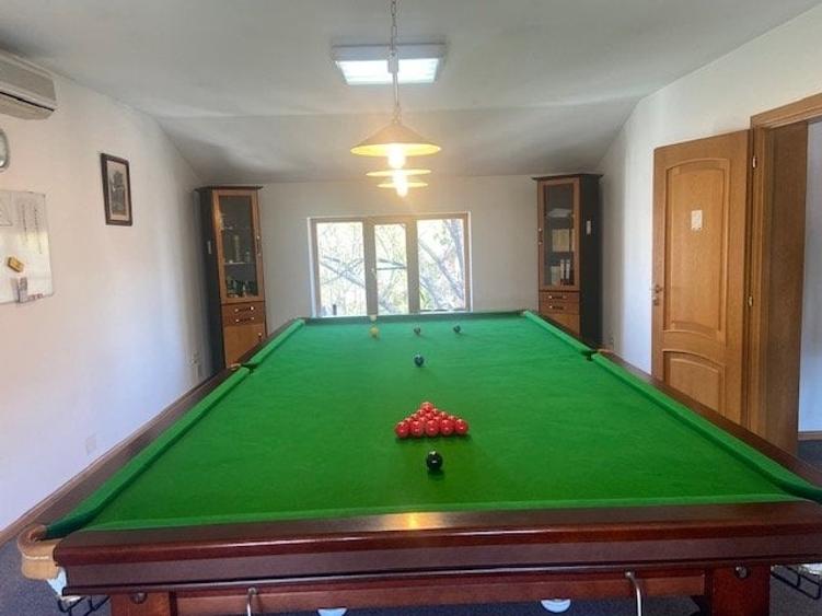 Casă individuală cu 10 camere cu Piscina în Șura Mare