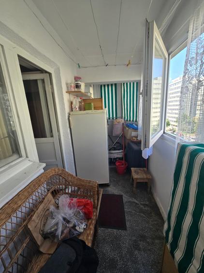 Apartament cu 4 camere decomandat în Colentina