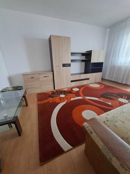 Apartament cu 3 camere decomandat în Bartolomeu