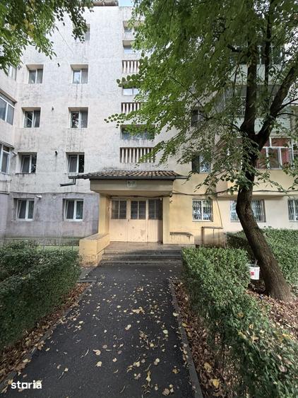 Apartament cu 2 camere decomandat în Micro 6