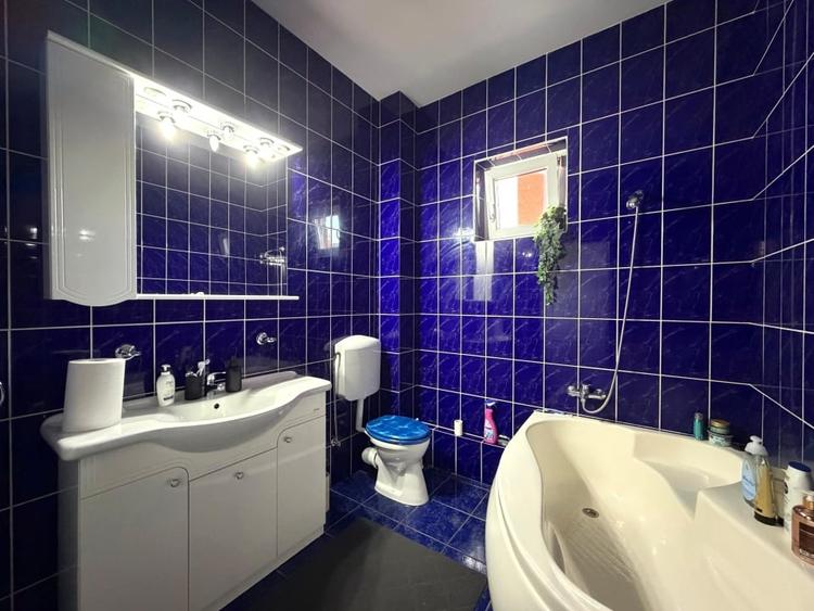 Duplex cu 8 camere cu Piscina în Cetate