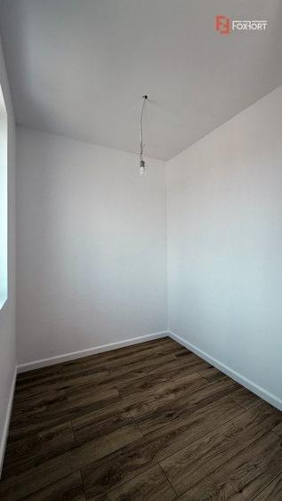 Duplex cu 4 camere cu Canalizare în Remetea Mare