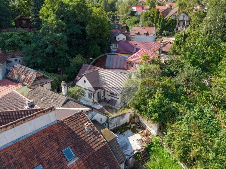 Casă individuală cu 2 camere cu Teren 191 Mp în Schei