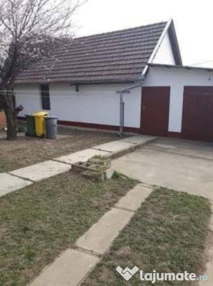 Casă cu 4 camere cu Teren 630 Mp în Central