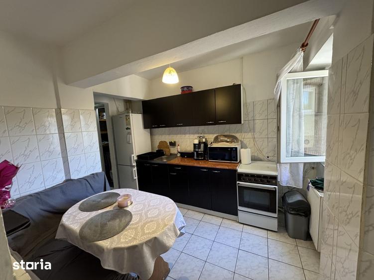 Apartament cu 3 camere decomandat în Micro 16