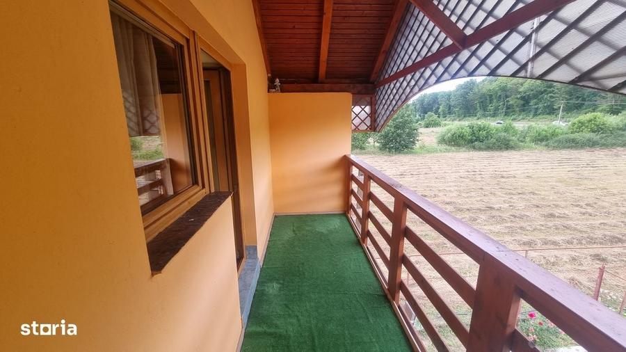 Casă cu 4 camere în Hidiș