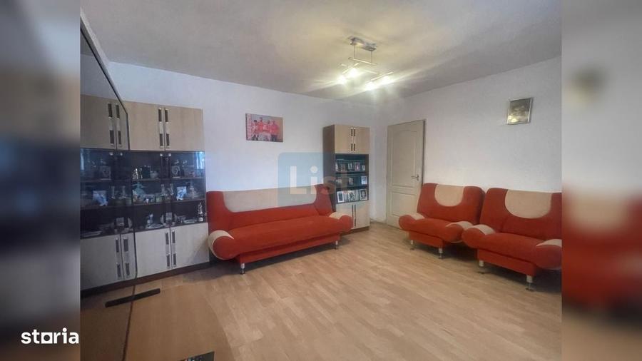 Apartament cu 3 camere semidecomandat în Micro IV