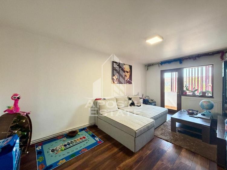 Apartament cu 3 camere decomandat, mobilat în Lipovei