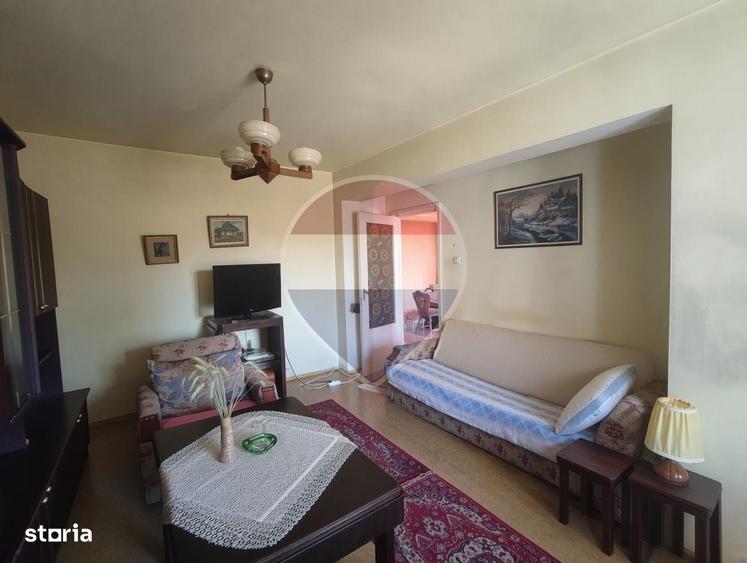Apartament cu 3 camere decomandat în Central