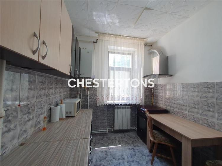 Apartament cu 2 camere decomandat, mobilat în Central