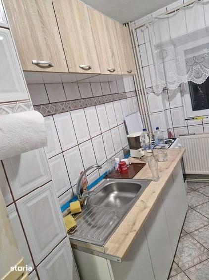 Apartament cu 3 camere decomandat în Fundeni