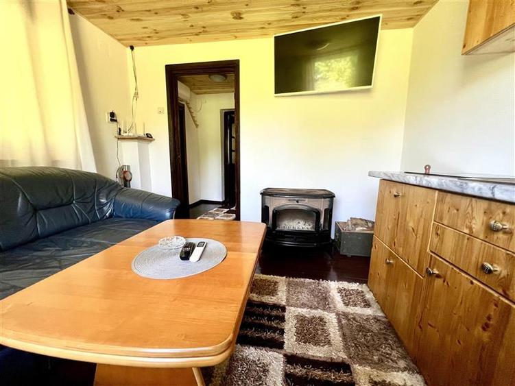 Casă individuală cu 2 camere cu Teren 1000 Mp în Probota