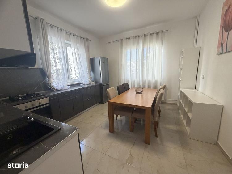Casă cu 4 camere decomandat cu Teren 200 Mp în Sub Arini