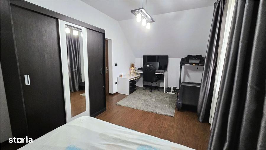 Casă cu 4 camere în Central