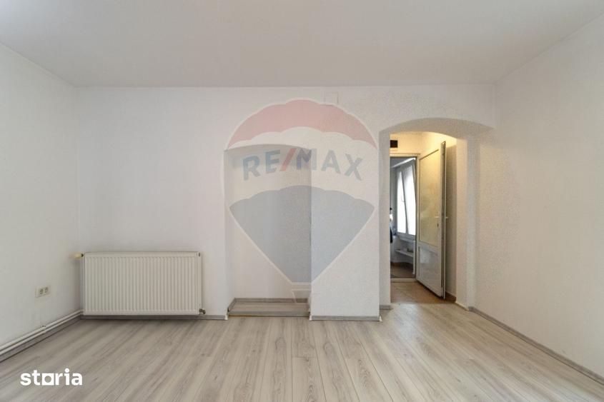 Apartament cu 2 camere semidecomandat în Centrul Istoric