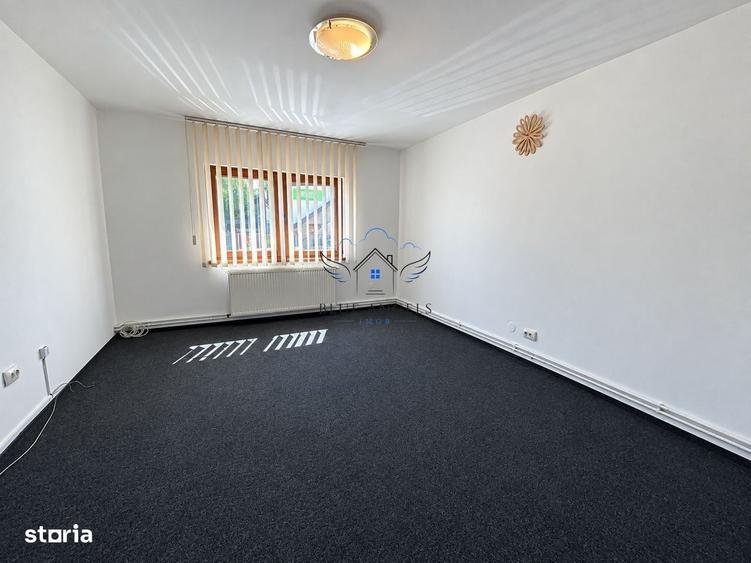 Apartament cu 4 camere semidecomandat în Calea București