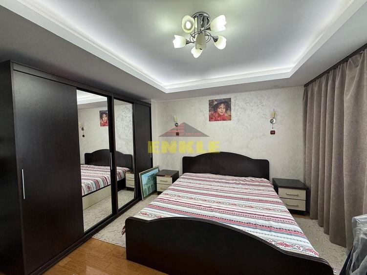 Apartament cu 3 camere decomandat în Central