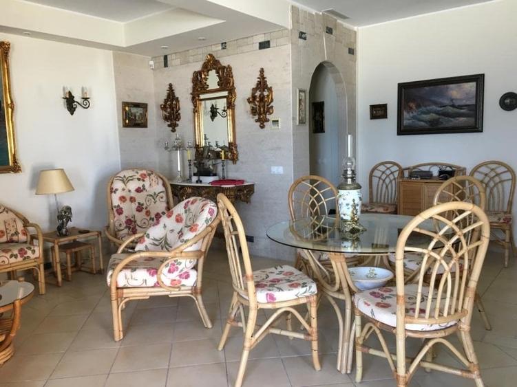 Apartament cu 4 camere decomandat, mobilat în Nord