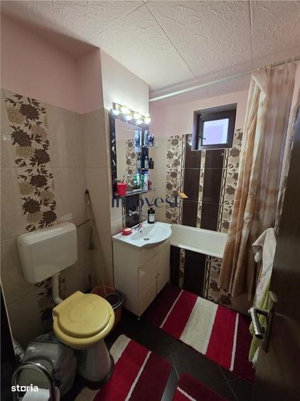 Apartament cu 3 camere semidecomandat în Micro 16