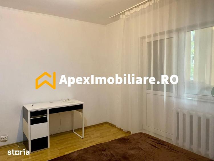 Apartament cu 3 camere decomandat în Vitan