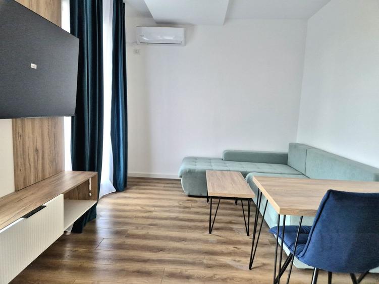 Apartament cu 2 camere semidecomandat în Olteni