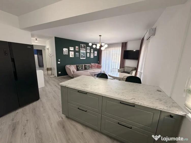 Apartament cu 3 camere decomandat în Lotus