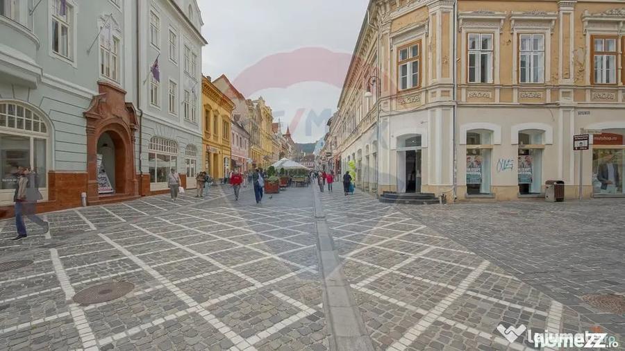 Apartament cu 3 camere nedecomandat în Centrul Istoric