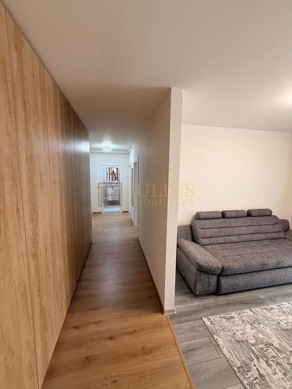 Apartament cu 3 camere decomandat, mobilat în Aradului